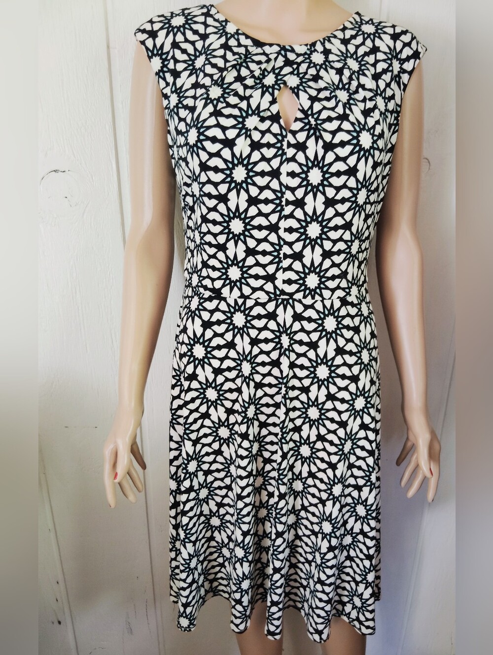 LIKE NEW!! Wisp, Floral Geometric Keyhole Midi Dress. Size 8